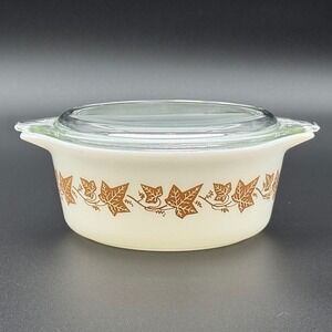 Pyrex Sandalwood Ivy Casserole Dish 472 1 1/2 Pt with Lid 1960s